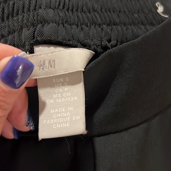 H&M Black Polyester Wide Leg Crop Pants - Picture 11 of 16